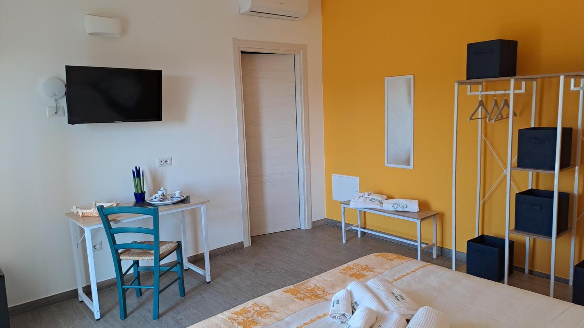 B&B La Chintina 산트 안토니오 디 갈루라 외부 사진